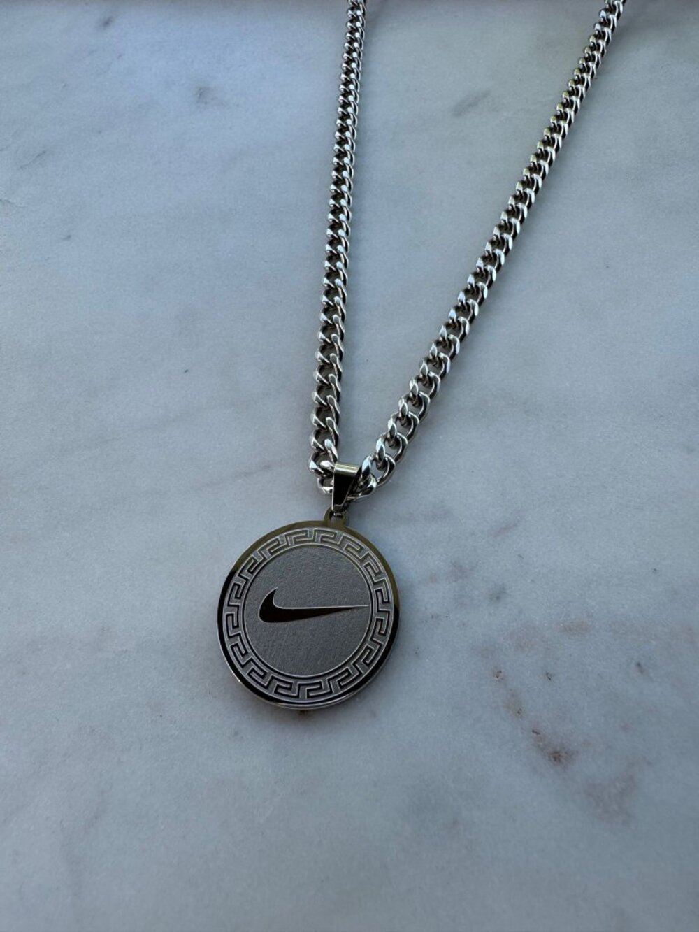 Nike Circle Swoosh Pendant - 5mm Cuban - 22" Chain - Unisex